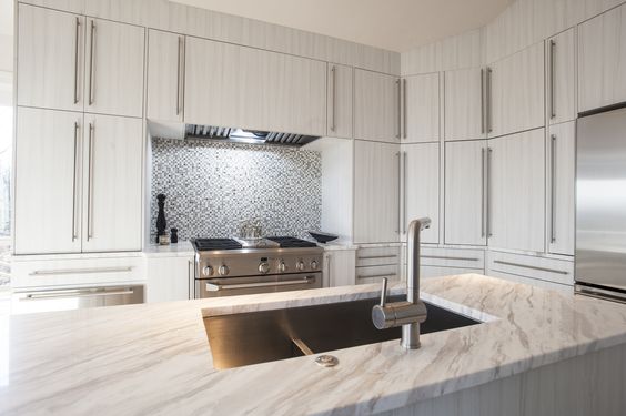 Wood Veneer & Laminate Cabinet Doors